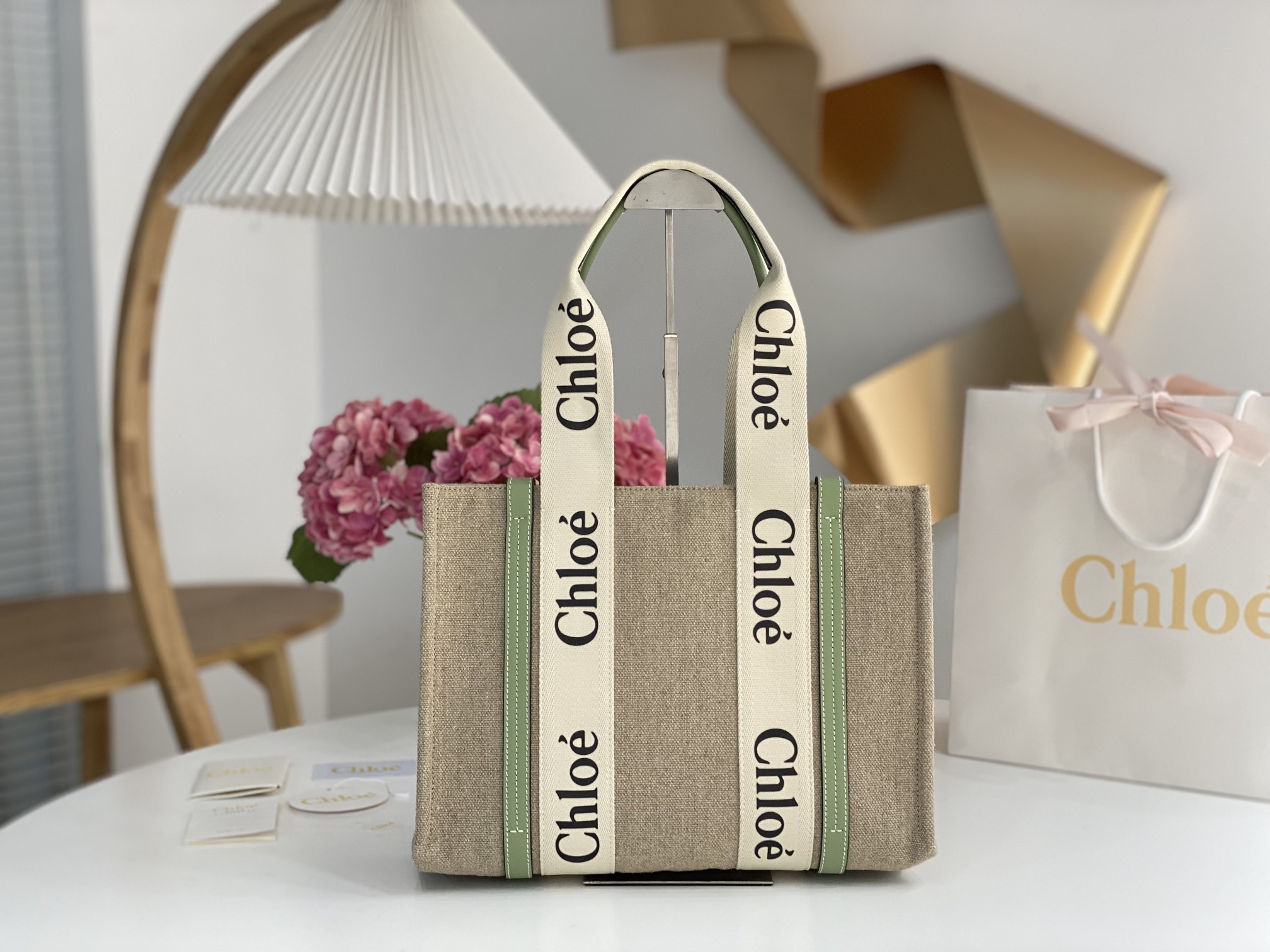 Chloe Medium Woody Tote Bag In Linen